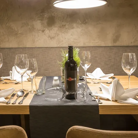 Kosis Sports Lifestyle Hotel Fuegen