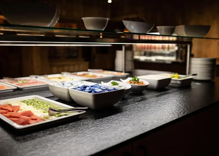 Kosis Sports Lifestyle מלון 4*