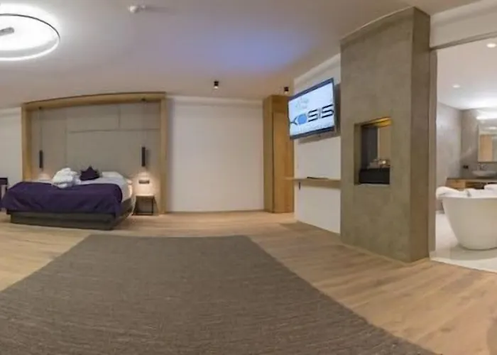 Hotell Kosis Sports Lifestyle Fügen